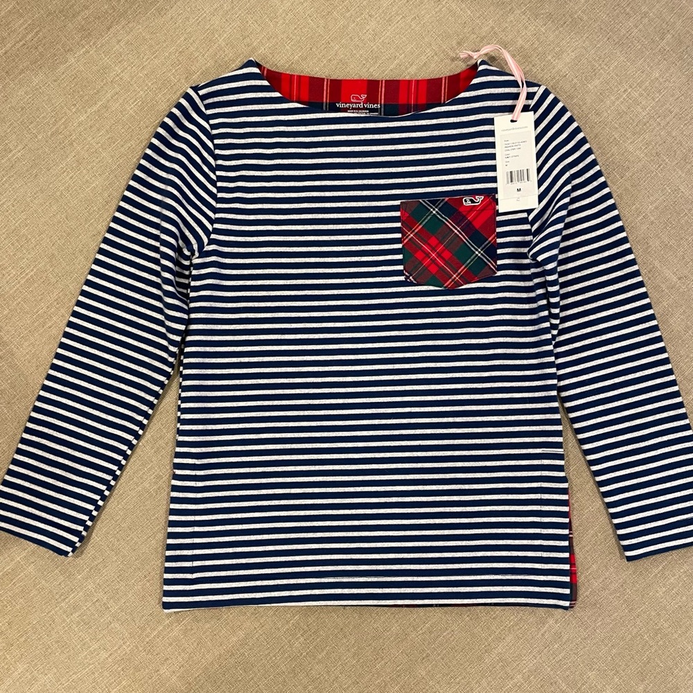Girls Vineyard Vines long sleeve shirt. Size M.